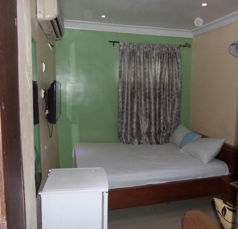 Ben Auto Hotel Lagos Exterior photo